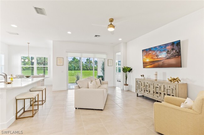 Building Photo - 12349 Dahlia Ct