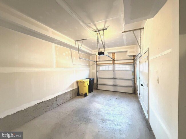 Building Photo - 1325 Bruley Rd