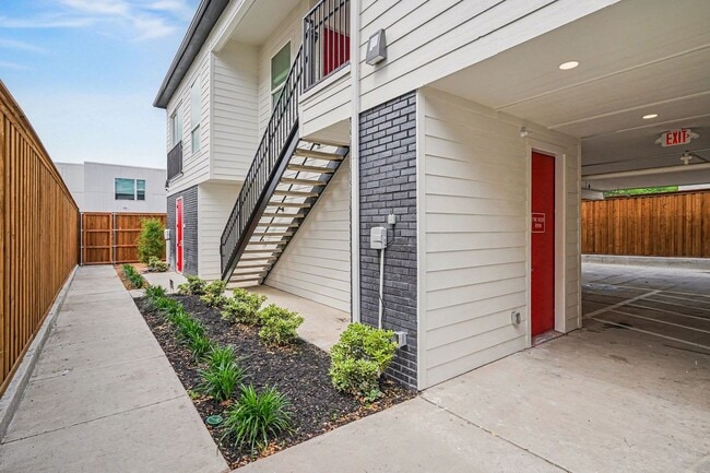 Building Photo - Be the first to live in Unit 207 at 2217 Fitzhugh—a brand-new 2026 construction offering 601 sq f...