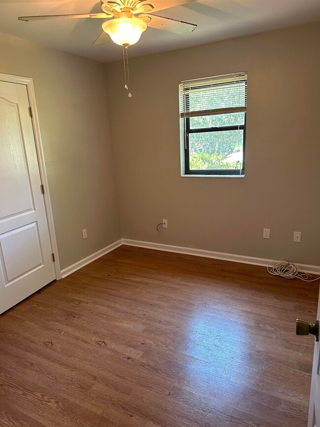 Building Photo - 2348 Yorkshire Dr