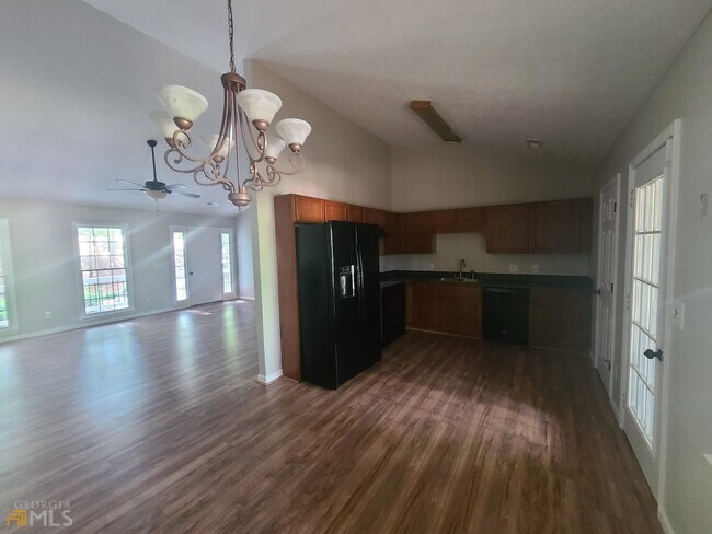 Building Photo - 127 Welcome Wood Dr