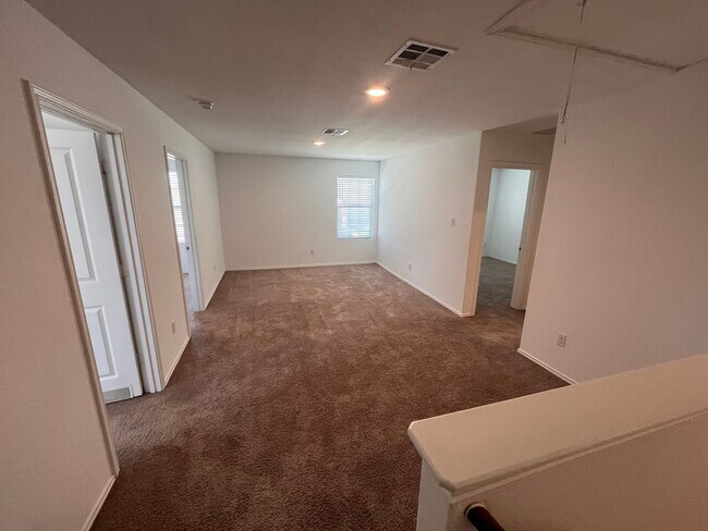 Building Photo - Two story, 4 bed 2.5 bath 2022 Build