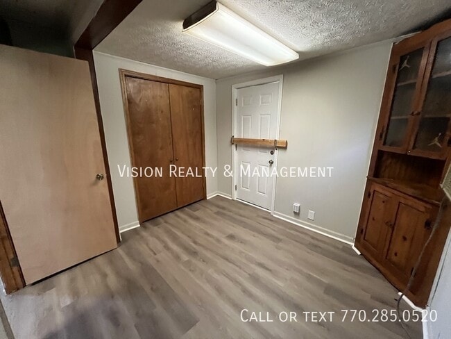 Building Photo - 802 E Williams St