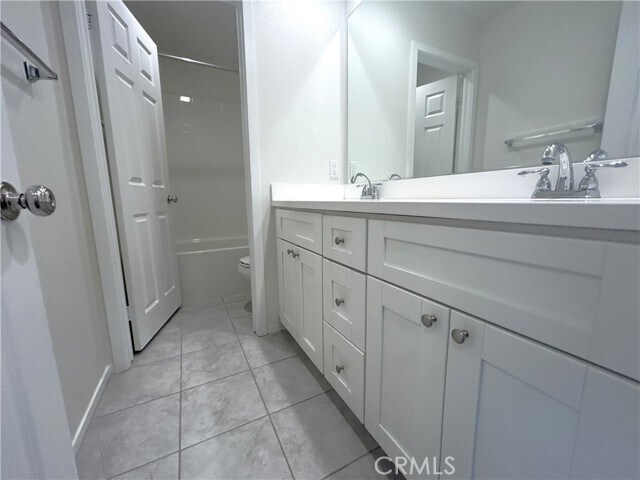 Building Photo - 253 S Vermont Ave