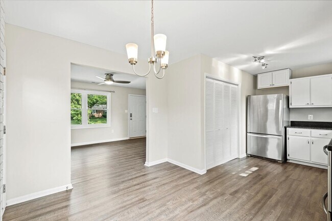 Building Photo - CLOSE TO I-95 & QUANTICO!