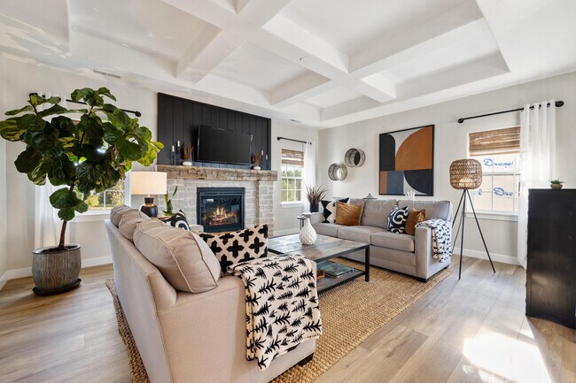 Building Photo - 1878 Woodland Way