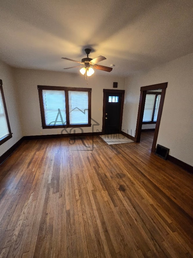 Building Photo - 112 W Quincy St