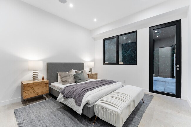 Building Photo - 9031 Alto Cedro Dr