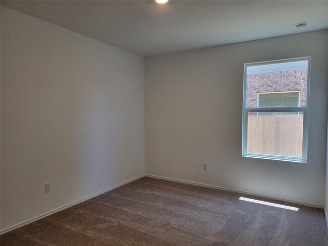 Building Photo - 100 Montego St