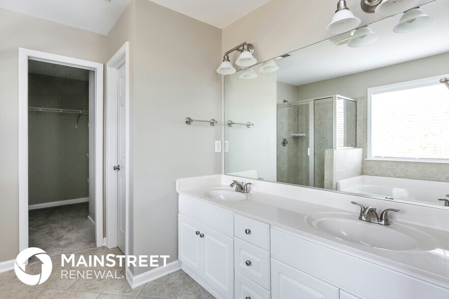 Building Photo - 1903 Lees Chapel Rd