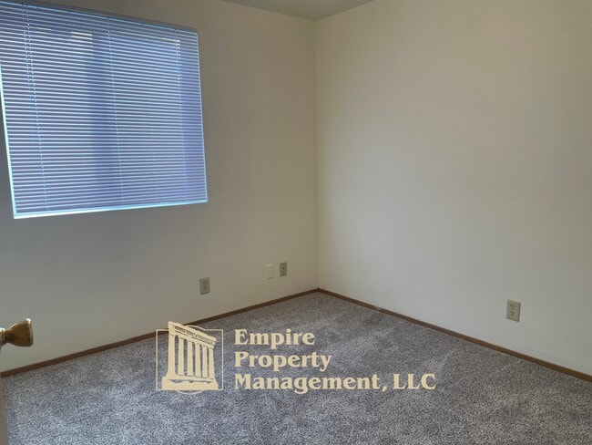 Building Photo - 3819 Dove Ln