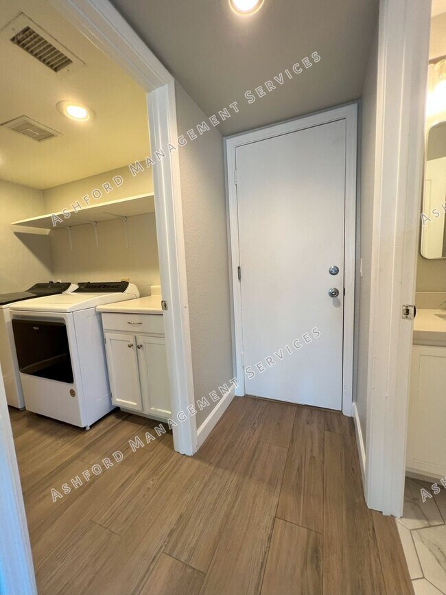 Building Photo - RAY RANCH 4 BEDROOMS 3 BATH WITH POOL AND SPA IN LARGE YARD