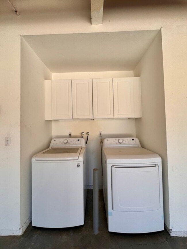 Building Photo - For a limited time only, enjoy 15 DAYS FREE RENT when you lease today! Charming 3 bedroom 2 Bathr...