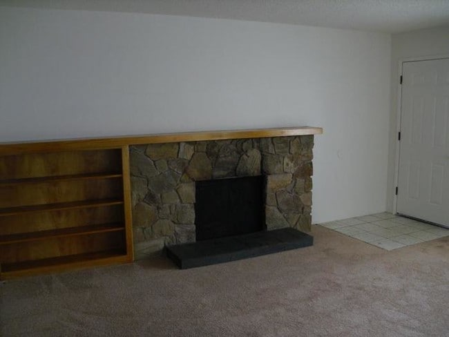 Building Photo - 5448 Highview Ln