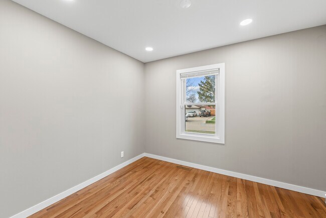 Building Photo - 25 McCabe Dr