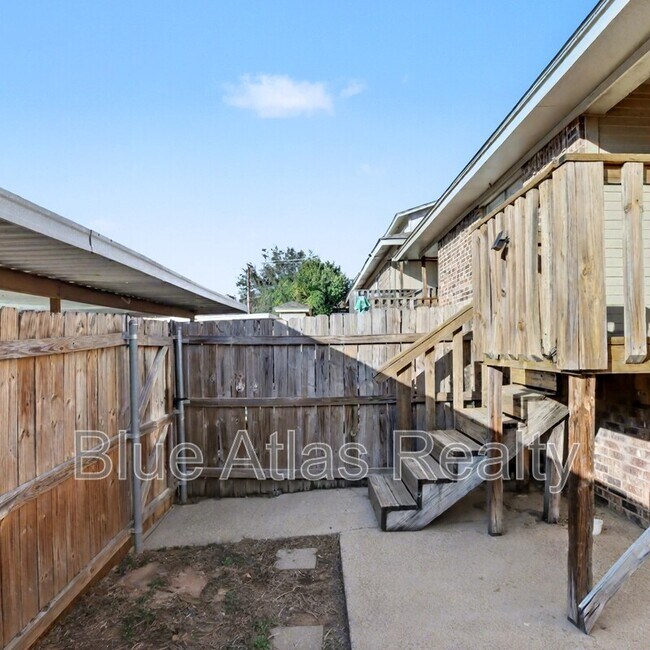 Building Photo - 610 Lillard Rd