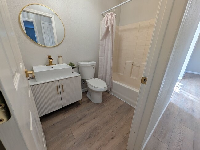 Building Photo - Perfect Family Home: 3-Bedroom, 2-Bath Gem