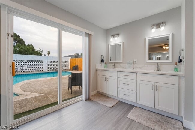 Building Photo - 3992 Chinchilla Ave