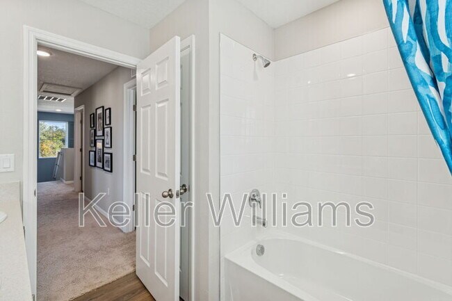 Building Photo - 601 Ambleside Dr