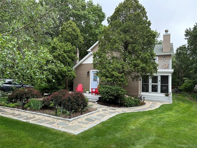 Building Photo - 3 1st Pl