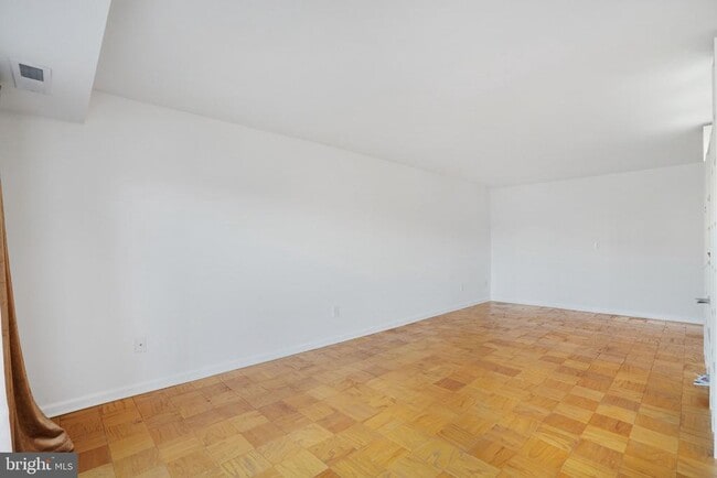 Building Photo - 3101 S Manchester St