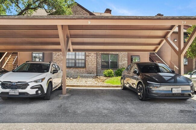 Building Photo - 10955 Wurzbach Rd