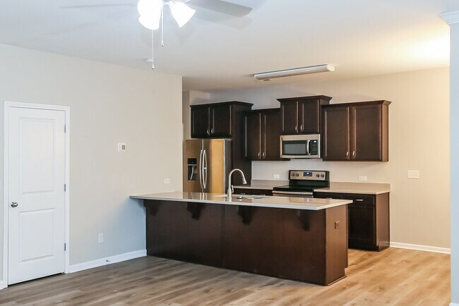 Building Photo - 10012 Portaferry Dr