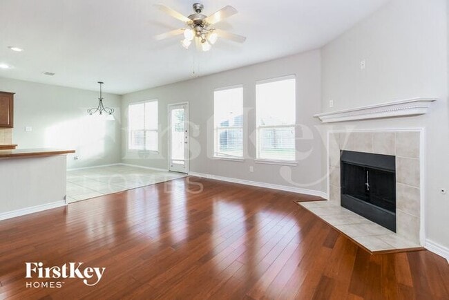 Building Photo - 204 Clydesdale St