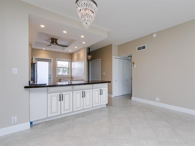 Building Photo - 750 N Ocean Blvd