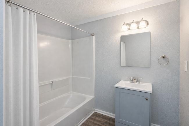 Building Photo - 1051 N Mount Street