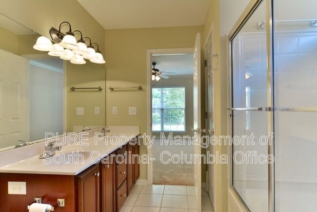 Building Photo - 228 Buffwood Dr