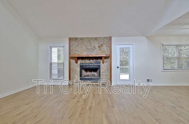 Building Photo - 150 Drennan Dr