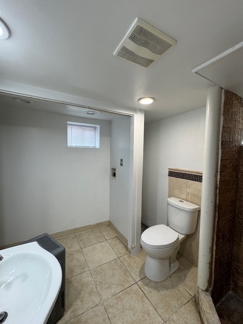 Building Photo - 147 Country Club Dr