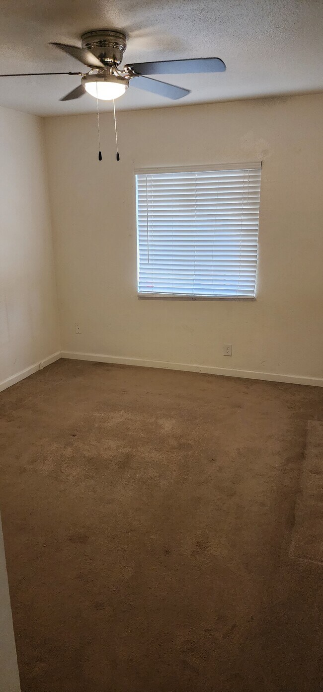 Building Photo - 718 S Jacob St