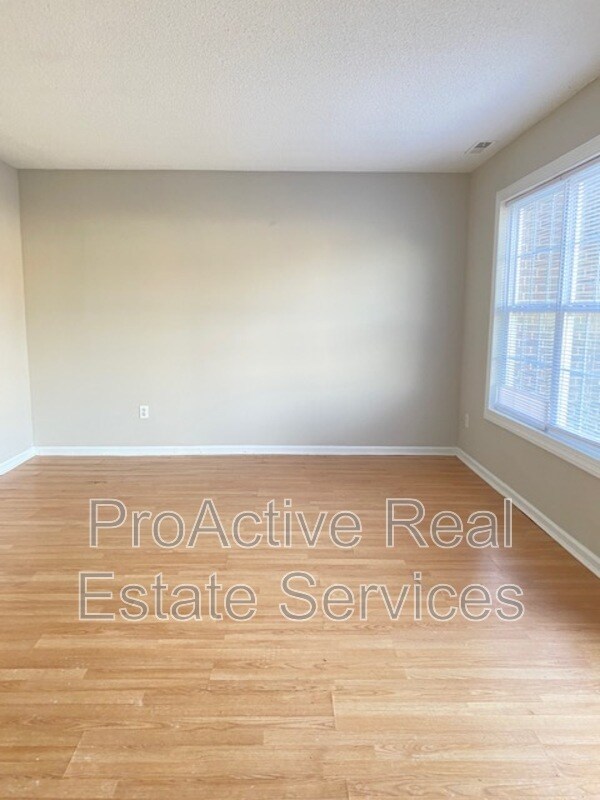 Building Photo - 1321 Ruddy Oak Ct