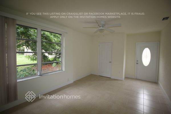 Building Photo - 5365 SW 10th Ct