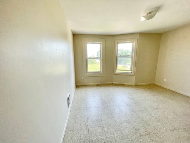 Building Photo - 1818-1818 E 29th St