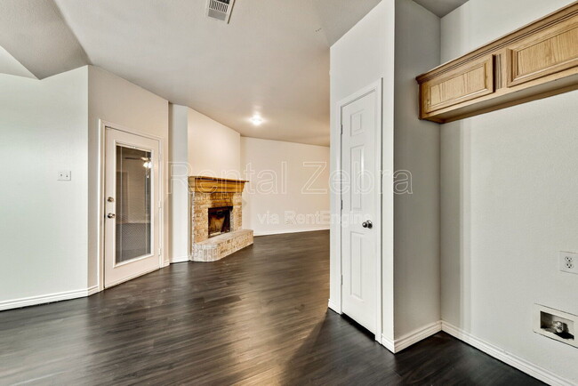 Building Photo - 1231 Shelby Dr