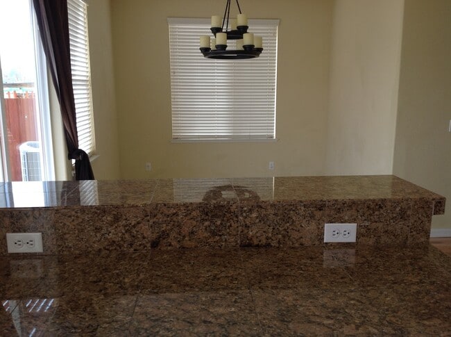 Building Photo - 3843 Artadi Dr
