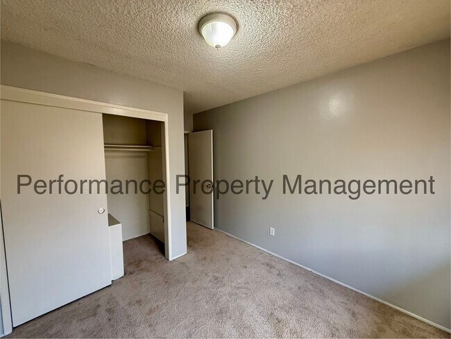 Building Photo - Cute 2 Story Condo in SW Bakersfield w/ Pool, RBP & $0 Deposit Option