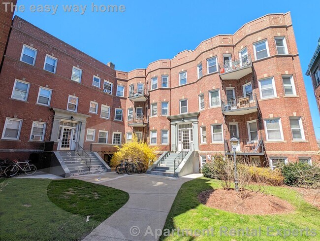 Building Photo - 163 Summer St