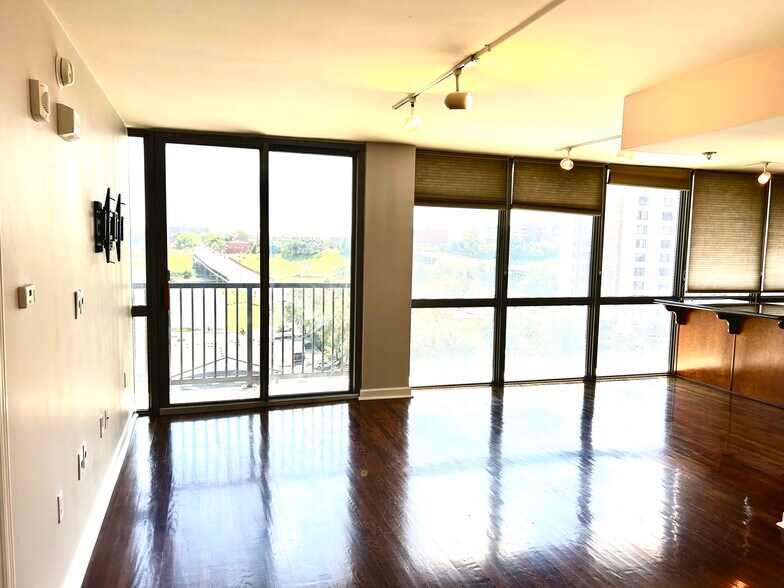 Building Photo - 600 Admiral Blvd