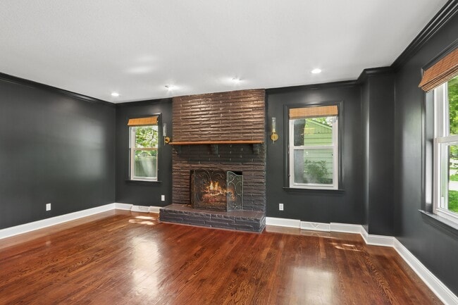 Building Photo - 8125 Lamar Ave