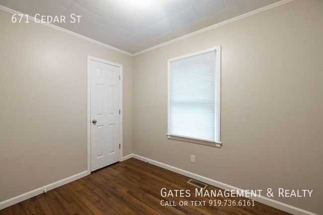 Building Photo - 671 Cedar St