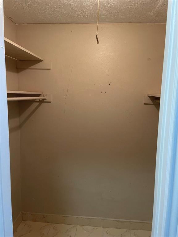 Building Photo - 1405 Shadowdale Dr