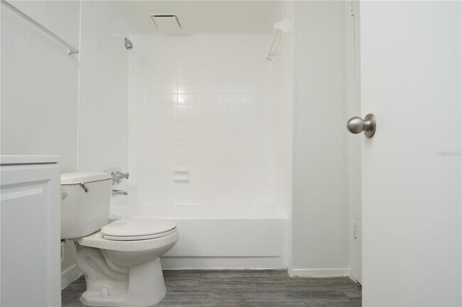 Building Photo - 5004 Castile Pl