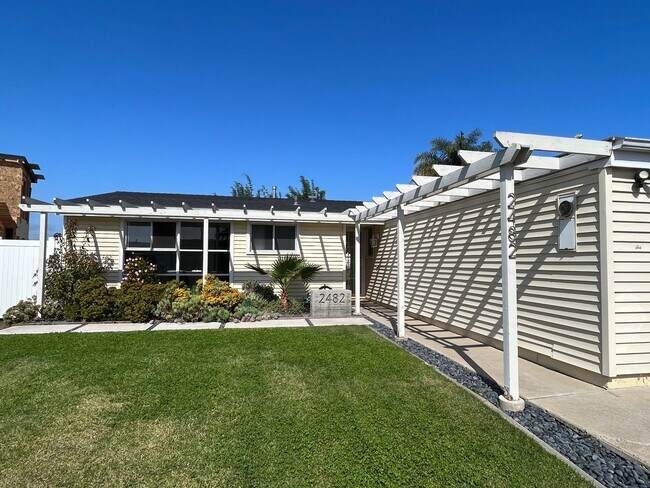 Building Photo - Welcome Summer in this Serra Mesa GEM!