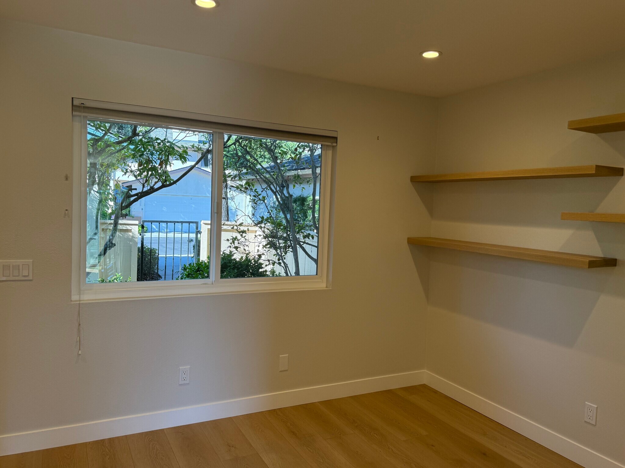 Office/Dining Area - 7061 Marymount Way