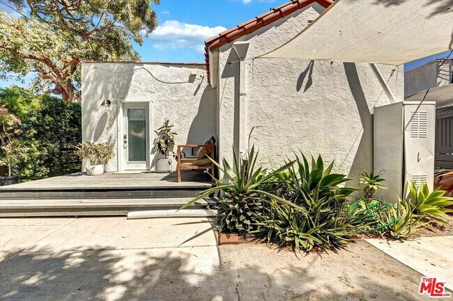 Building Photo - 2901 Redondo Blvd
