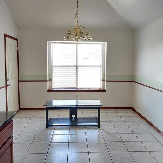 Building Photo - 16220 Sugar Loaf Dr